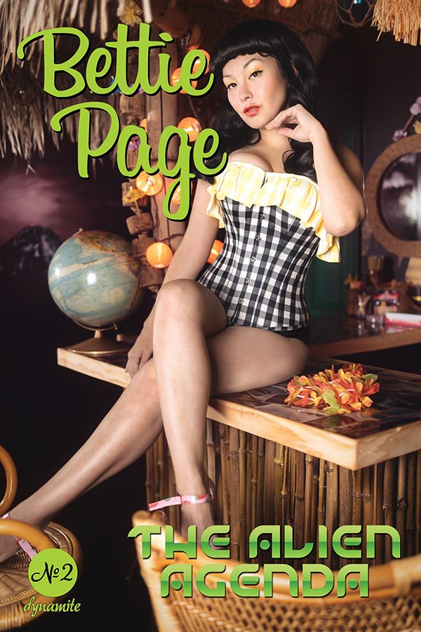 Bettie Page: Alien Agenda #2 - Cosplay Photo Variant