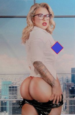Motley Monroe: Cosplay Showcase #1 - Supergirl Virgin Booty Naughty Metal Exclusive