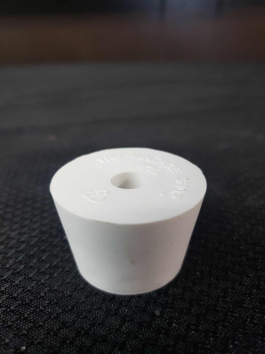 Rubber stopper - #7 1/2 , With an air lock hole