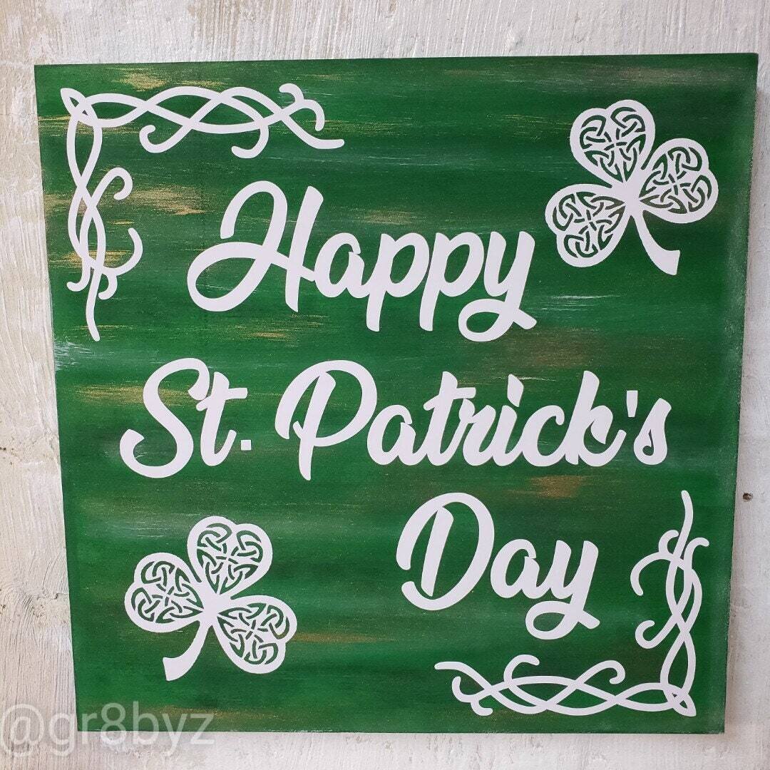 St Patrick's Day wood wall hanging