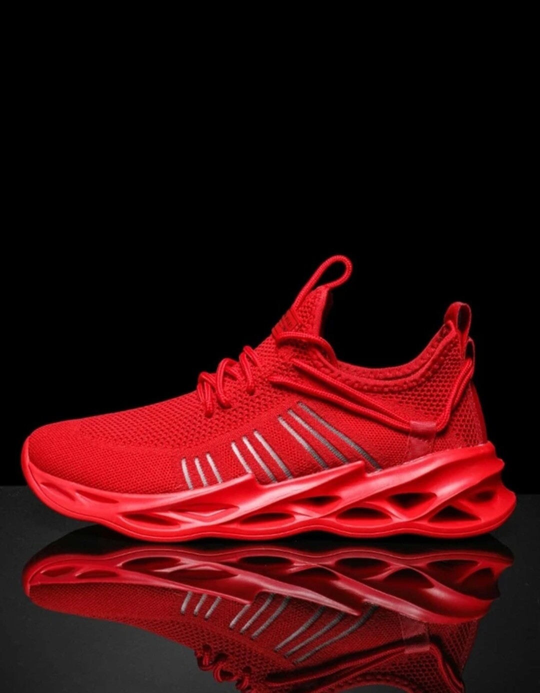 Men Tab decor back running shoes