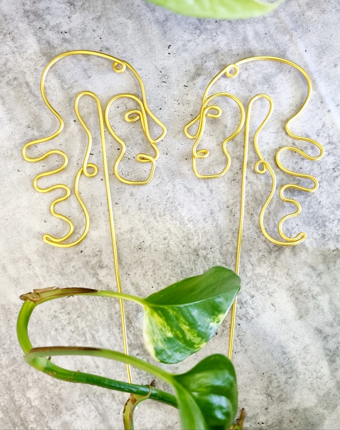 “The Twin Tendril” – Gemini Zodiac Plant Stake