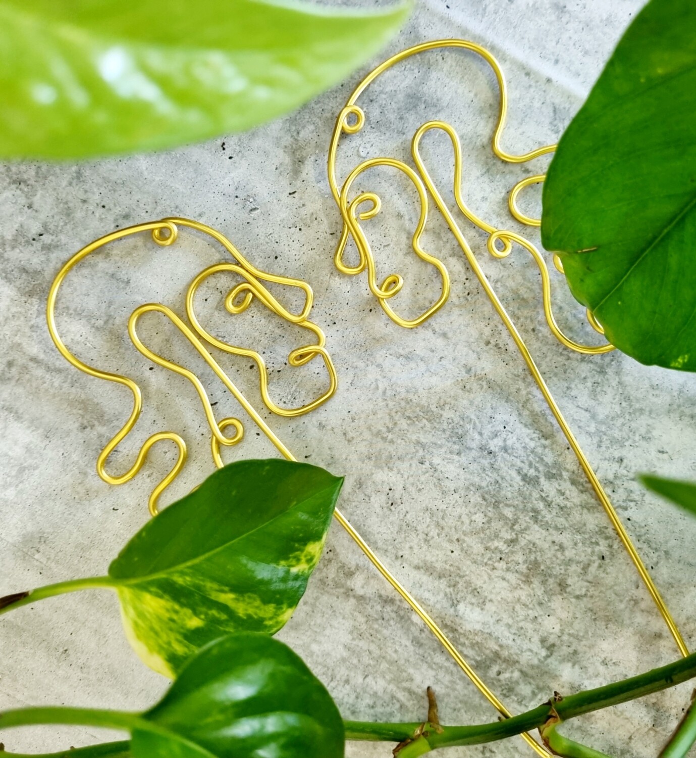 “The Twin Tendril” – Gemini Zodiac Plant Stake