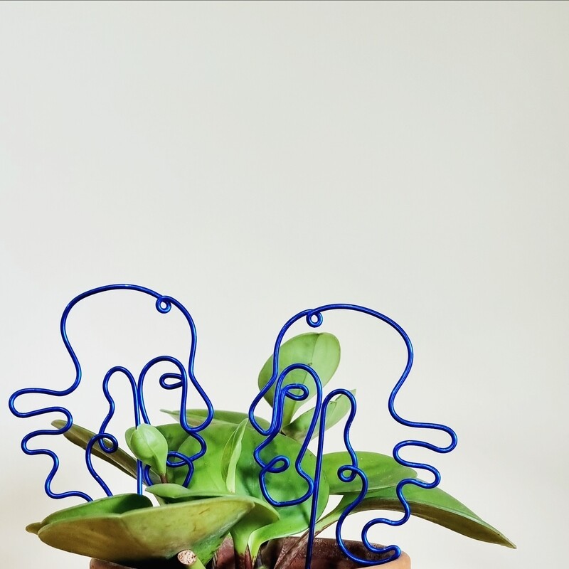 “The Twin Tendril” – Gemini Zodiac Plant Stake