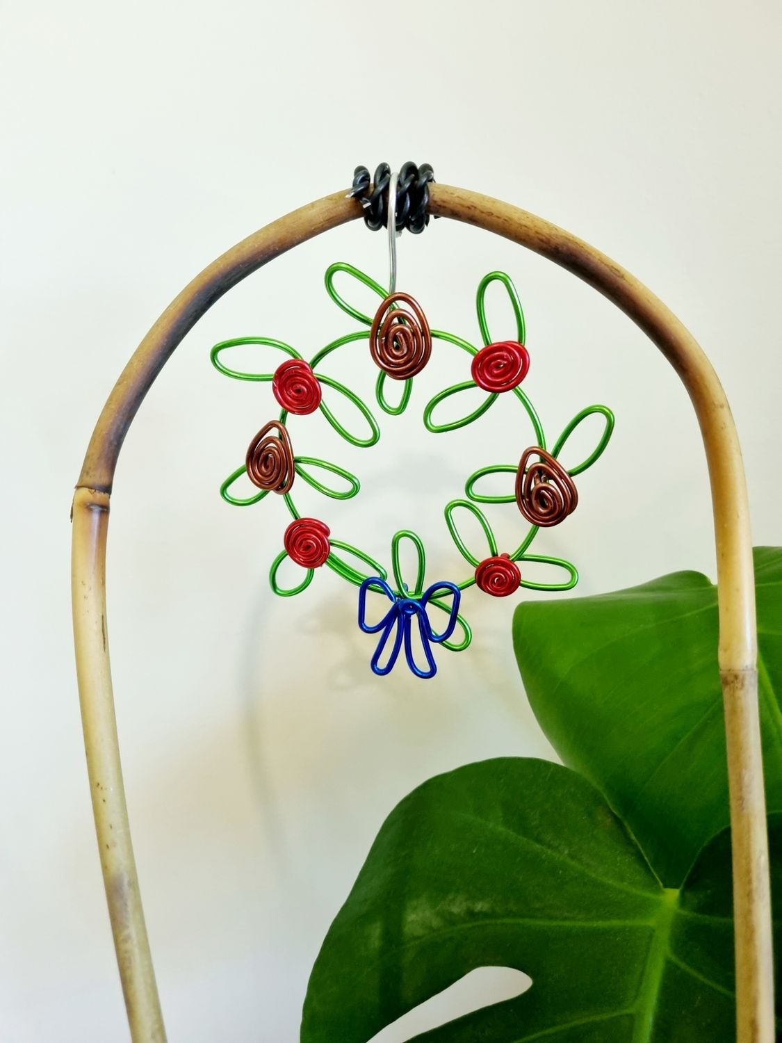 IT&#39;S TIMEEEE - Bamboo u-cane plant trellis