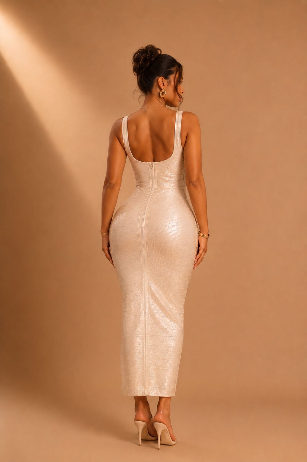 GOLDEN SCULPT – ROBE LONGUE BANDAGE DORÉE