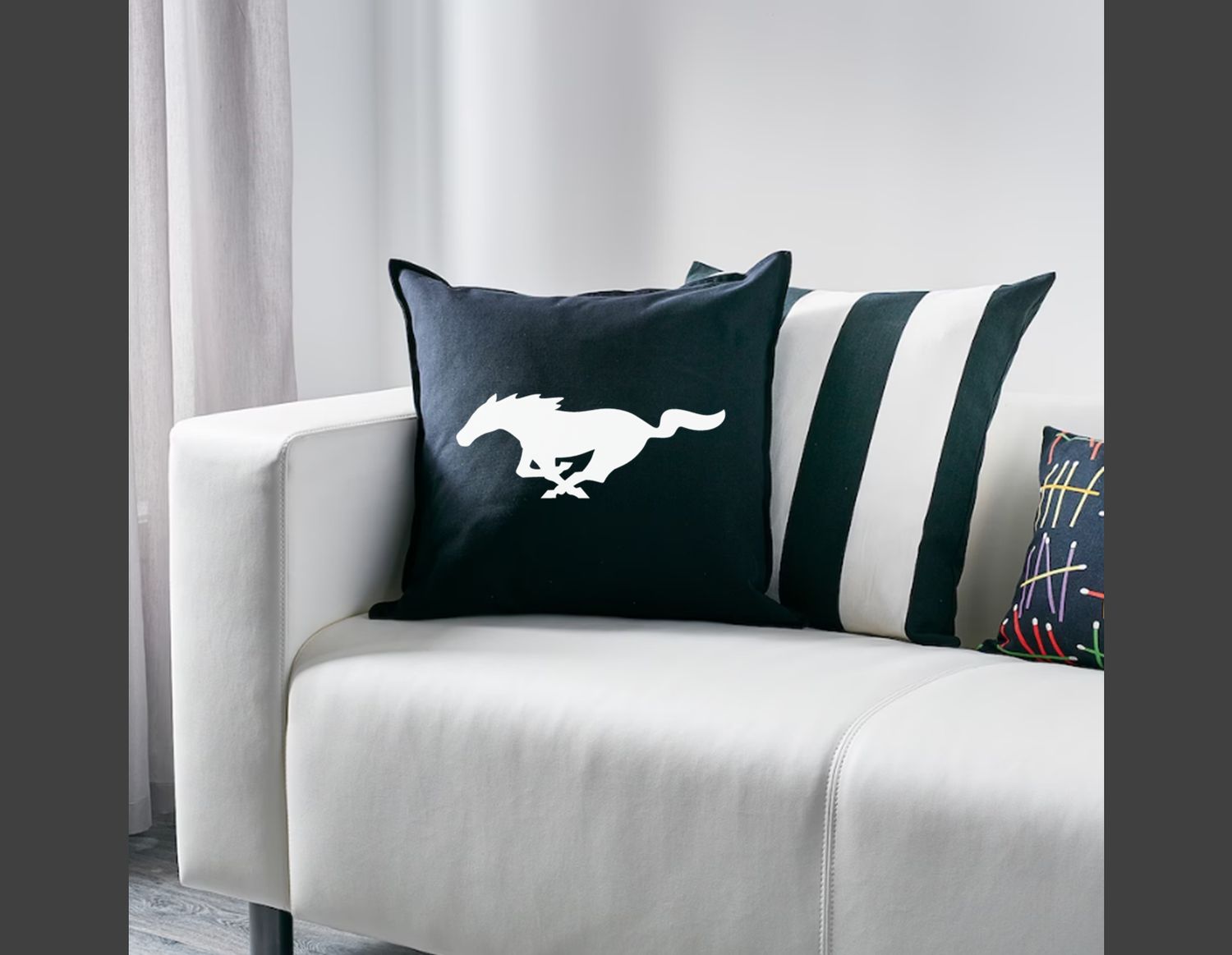 MUSTANG PILLOW