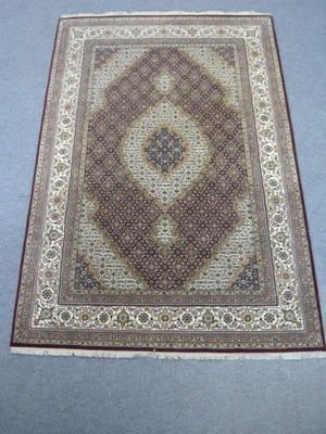 Fine Indian Rug (Silk Highlights) Fine Indian Rug (Silk Highlights)