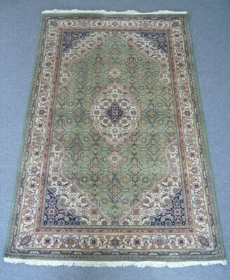 Indian Chakhari Rug Green/Cream Indian Chakhari Rug Green/Cream