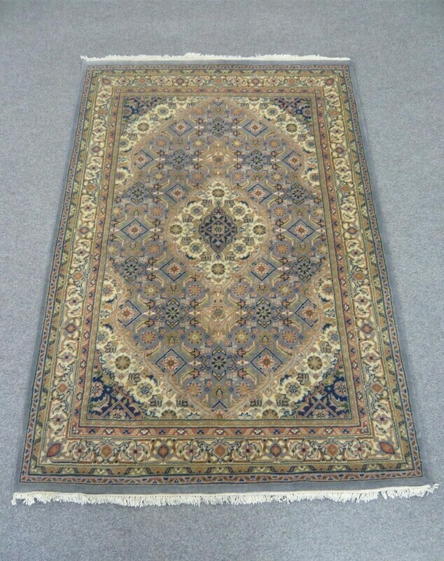 Indian Chakhari Rug Lt Blue/Cream Indian Chakhari Rug Lt Blue/Cream