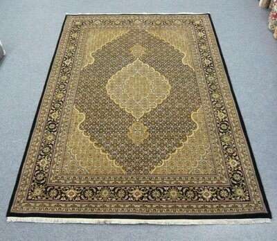 Fine Indian Rug (Silk Highlights) Fine Indian Rug (Silk Highlights)