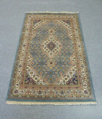 Indian Chakhari Rug Lt Blue/Cream Indian Chakhari Rug Lt Blue/Cream
