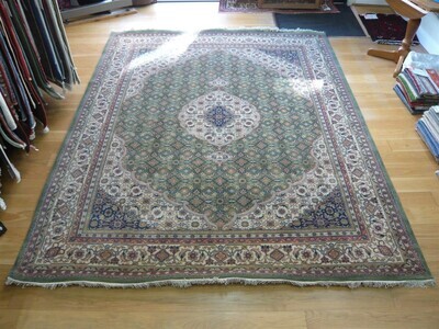 Indian Chakhari Rug Green/Cream Indian Chakhari Rug Green/Cream
