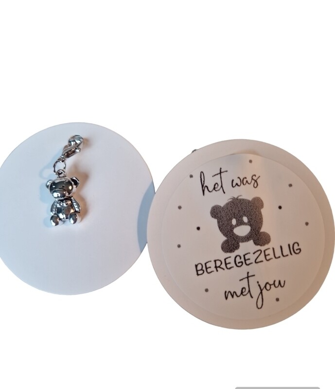 Het was BEREGEZELLIG zilver kleurig bedel cadeautje.