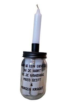 Troost kandelaar met kaarsjes.