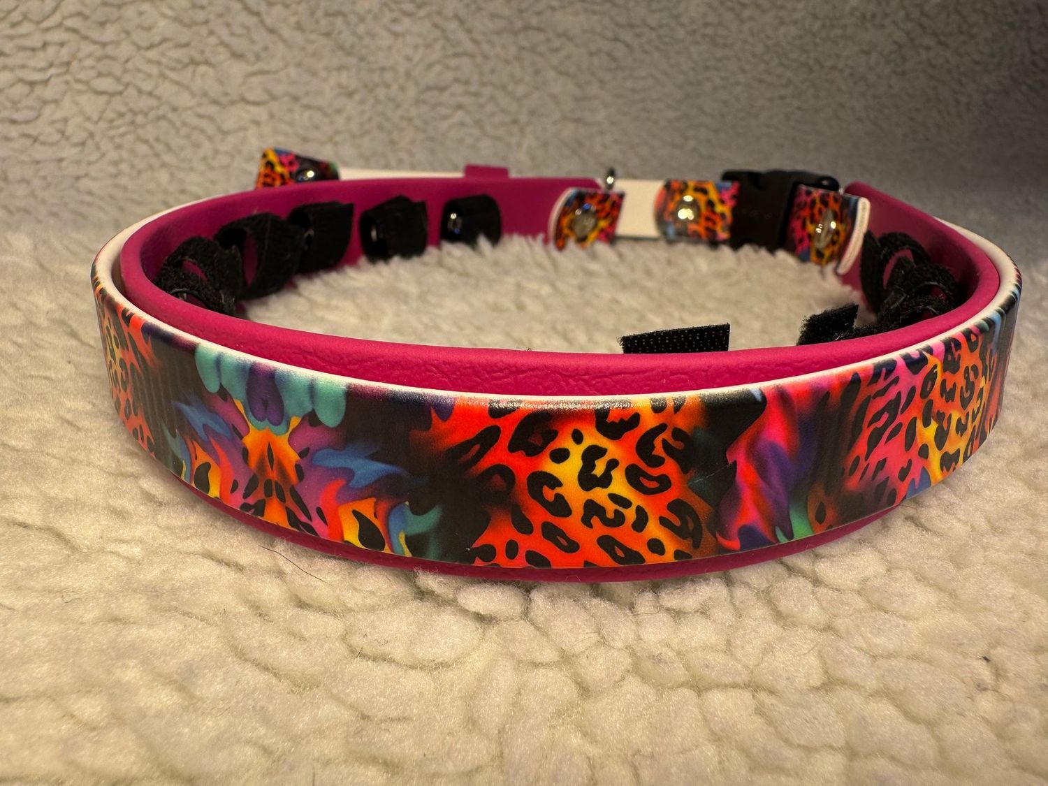 Wild Thing On Magenta 20-22"