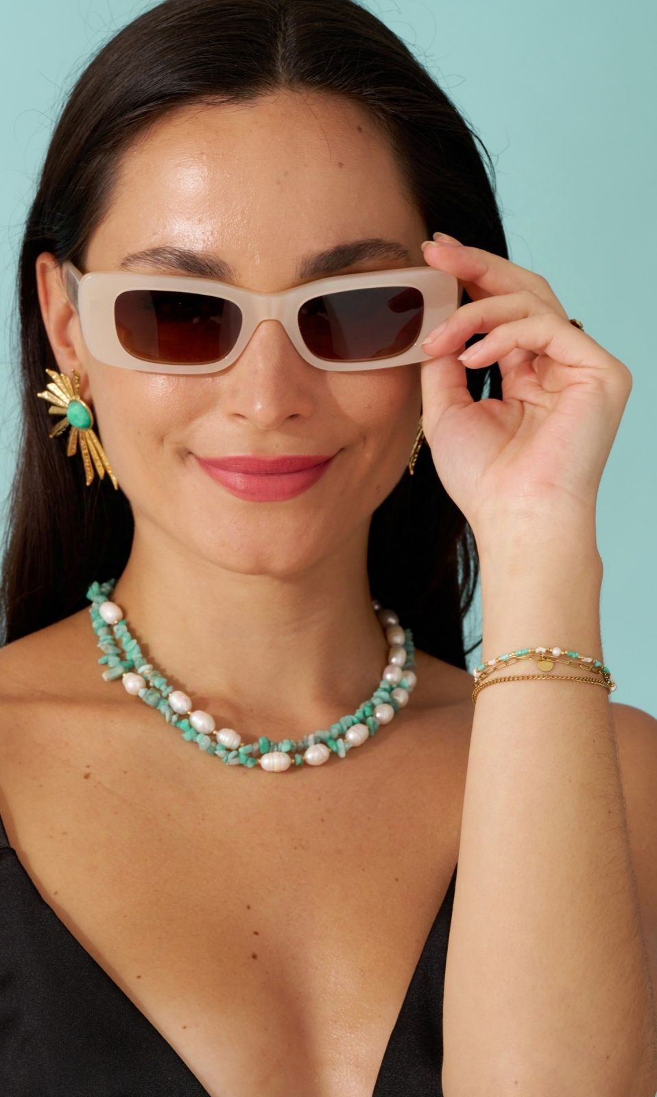 Mehrreihiges Armband aus Süßwasserperlen und Heishi-Perlen