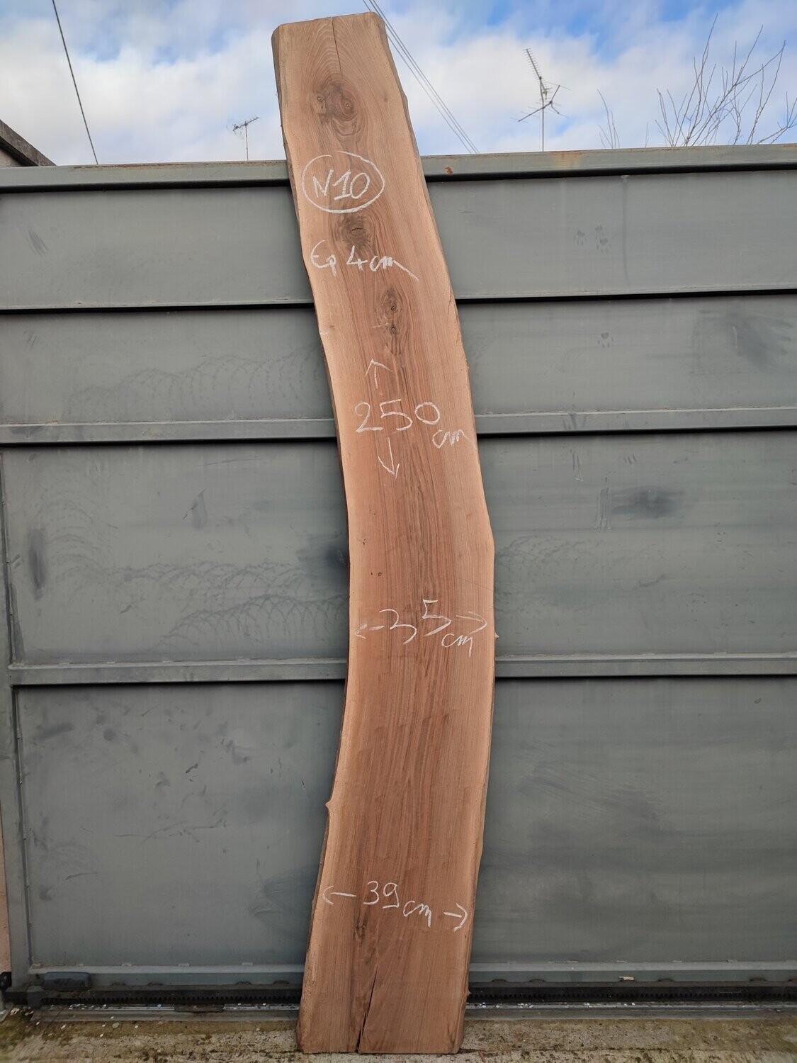 Plateaux en bois de noyer pour mobilier professionnel