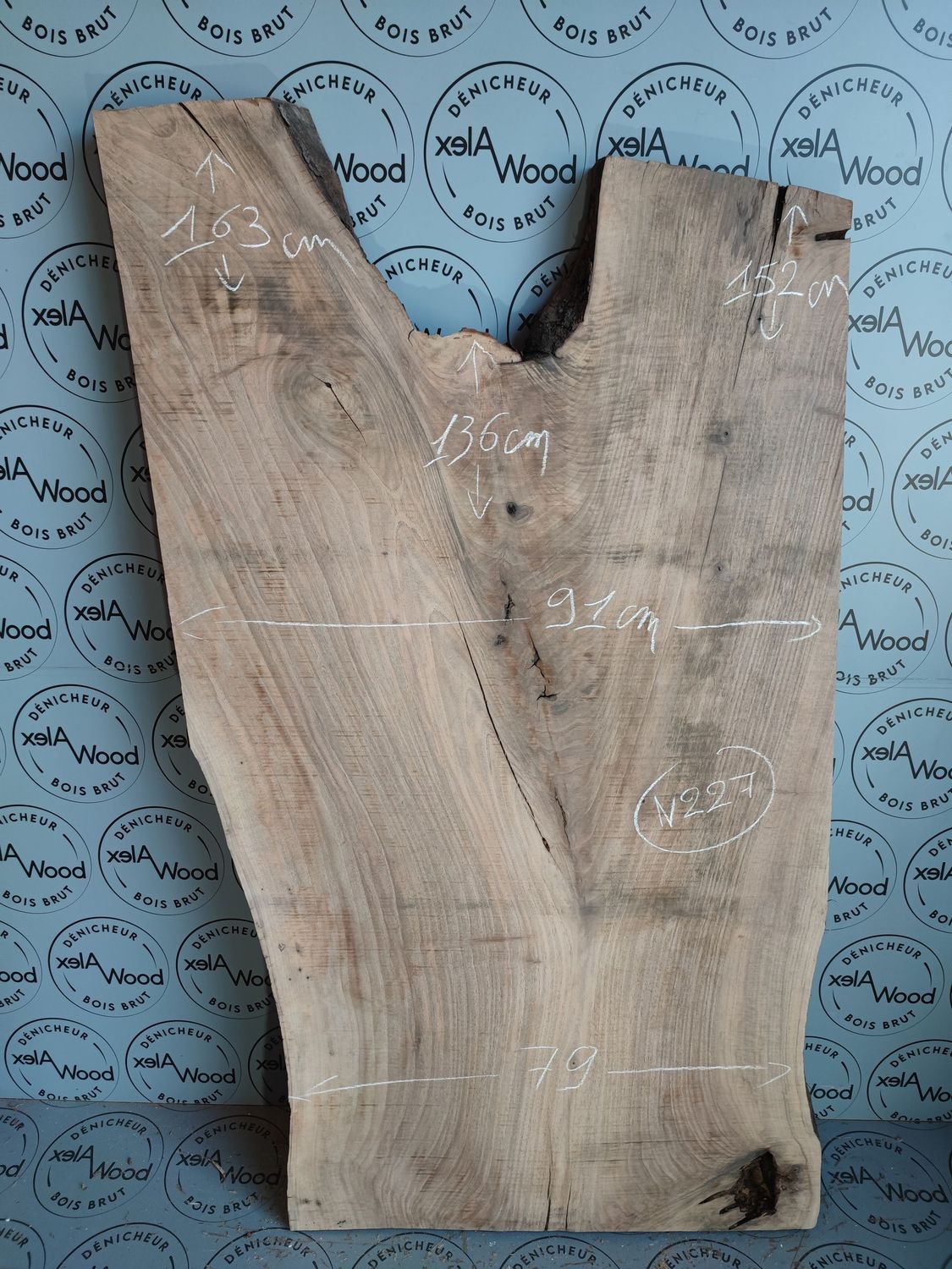 Plateau de noyer idéal table résine époxy