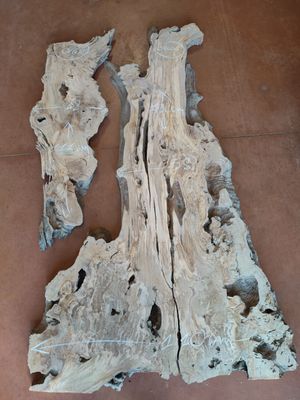 Plateau planche bois d'olivier idéal création bois et résine époxy