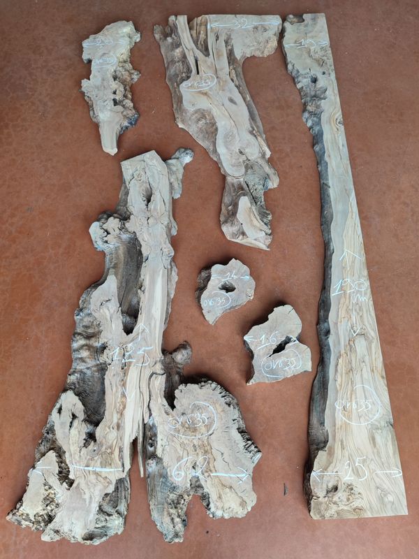 Plateaux bois d'olivier pour table résine époxy