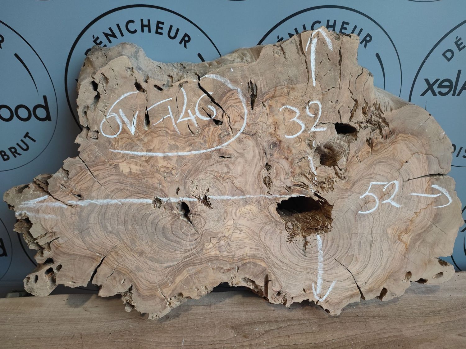 Plateau planche d'oliver bois brut idéal résine époxy