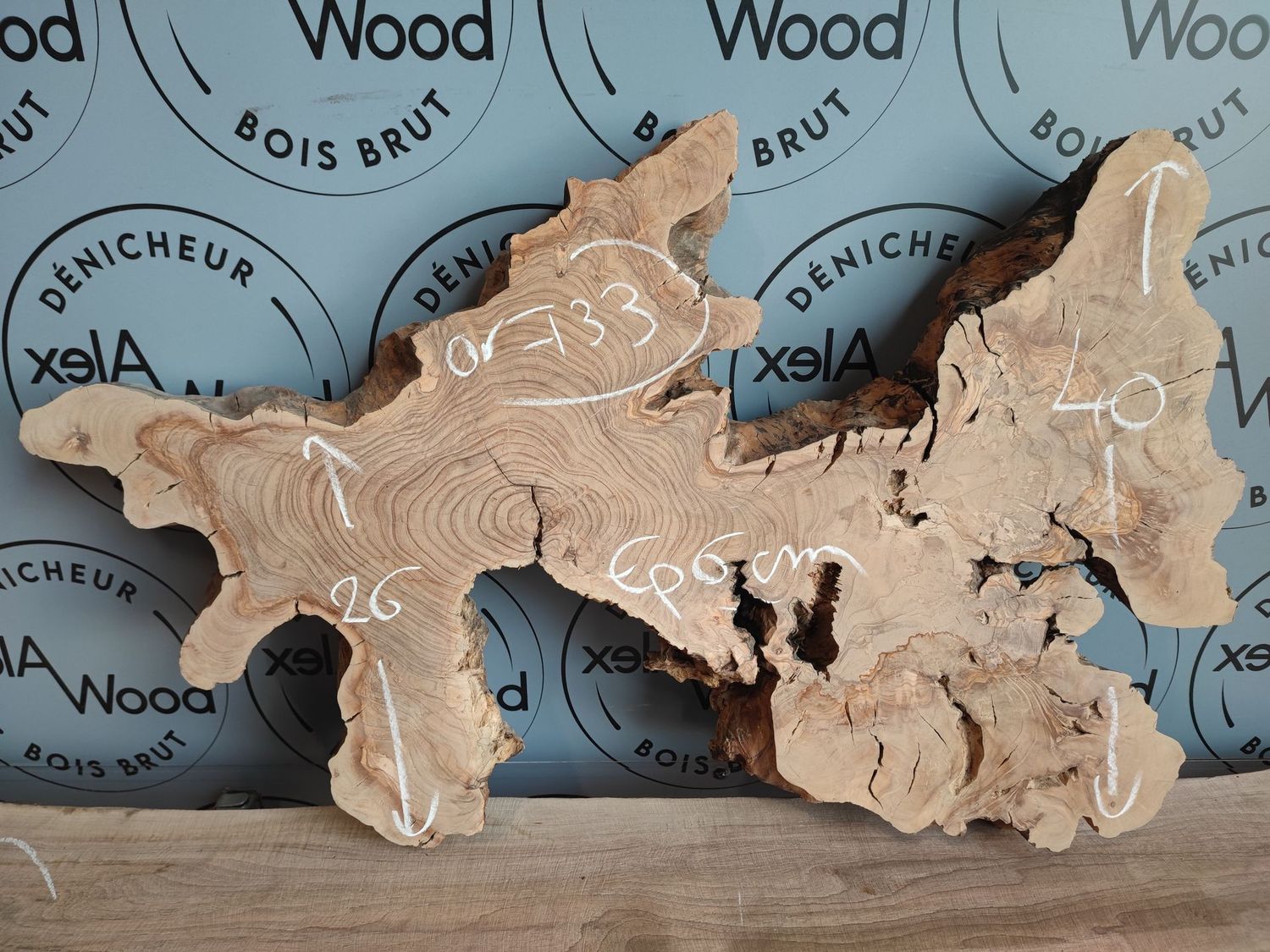 Plateau planche d'oliver bois brut idéal résine époxy