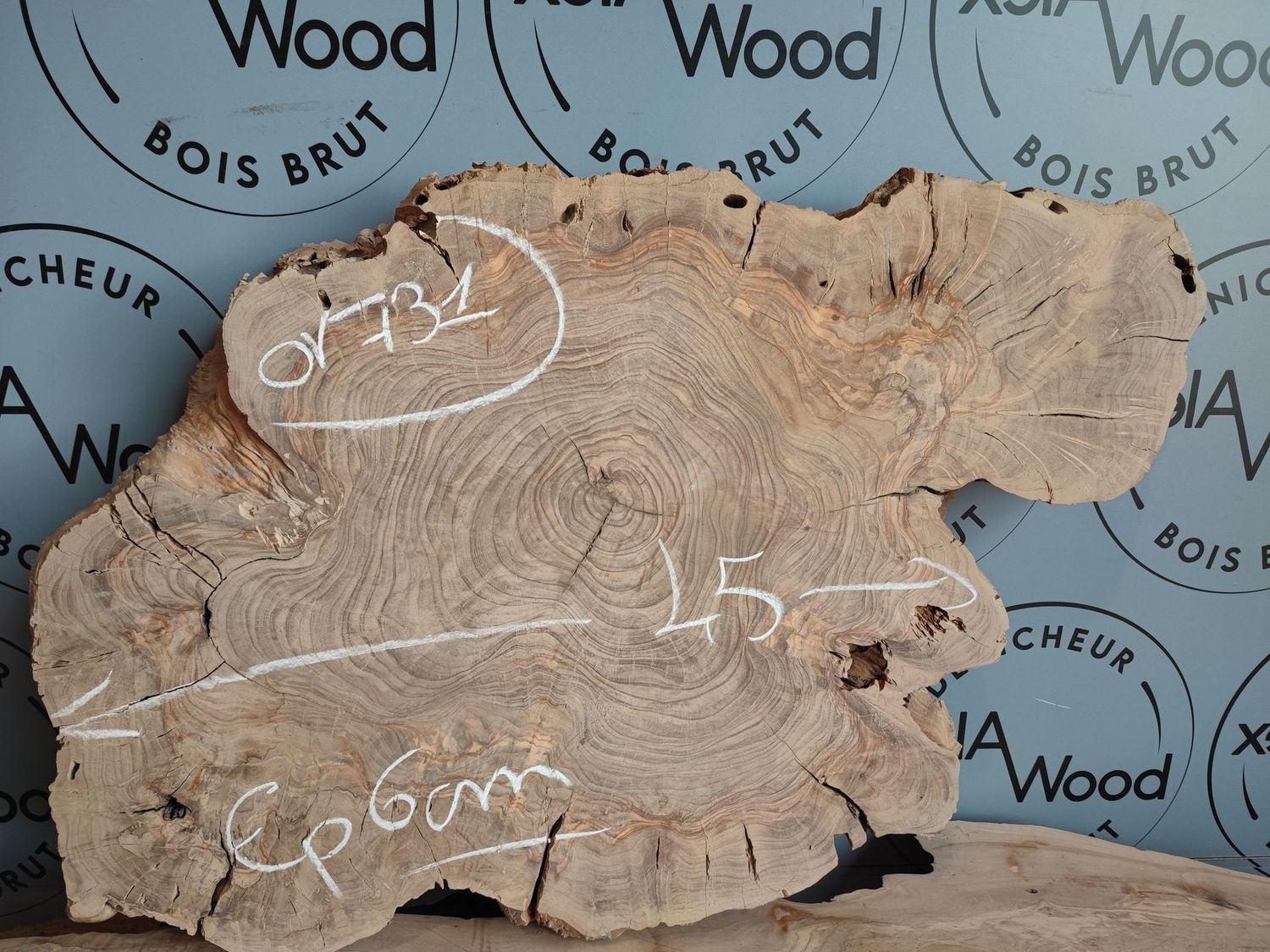 Plateau planche d'oliver bois brut idéal résine époxy