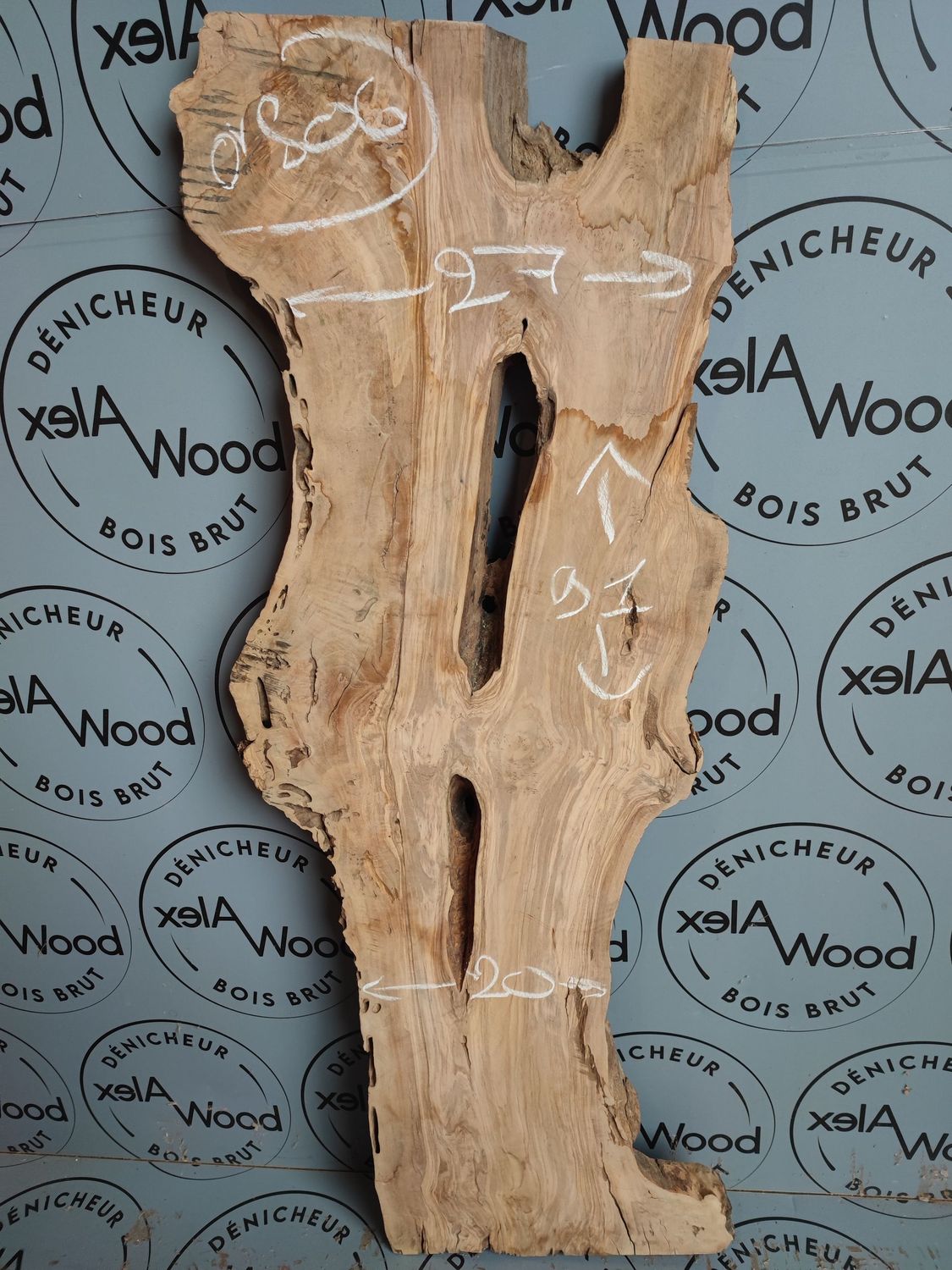 Plateau bois d'olivier live edge - OV806