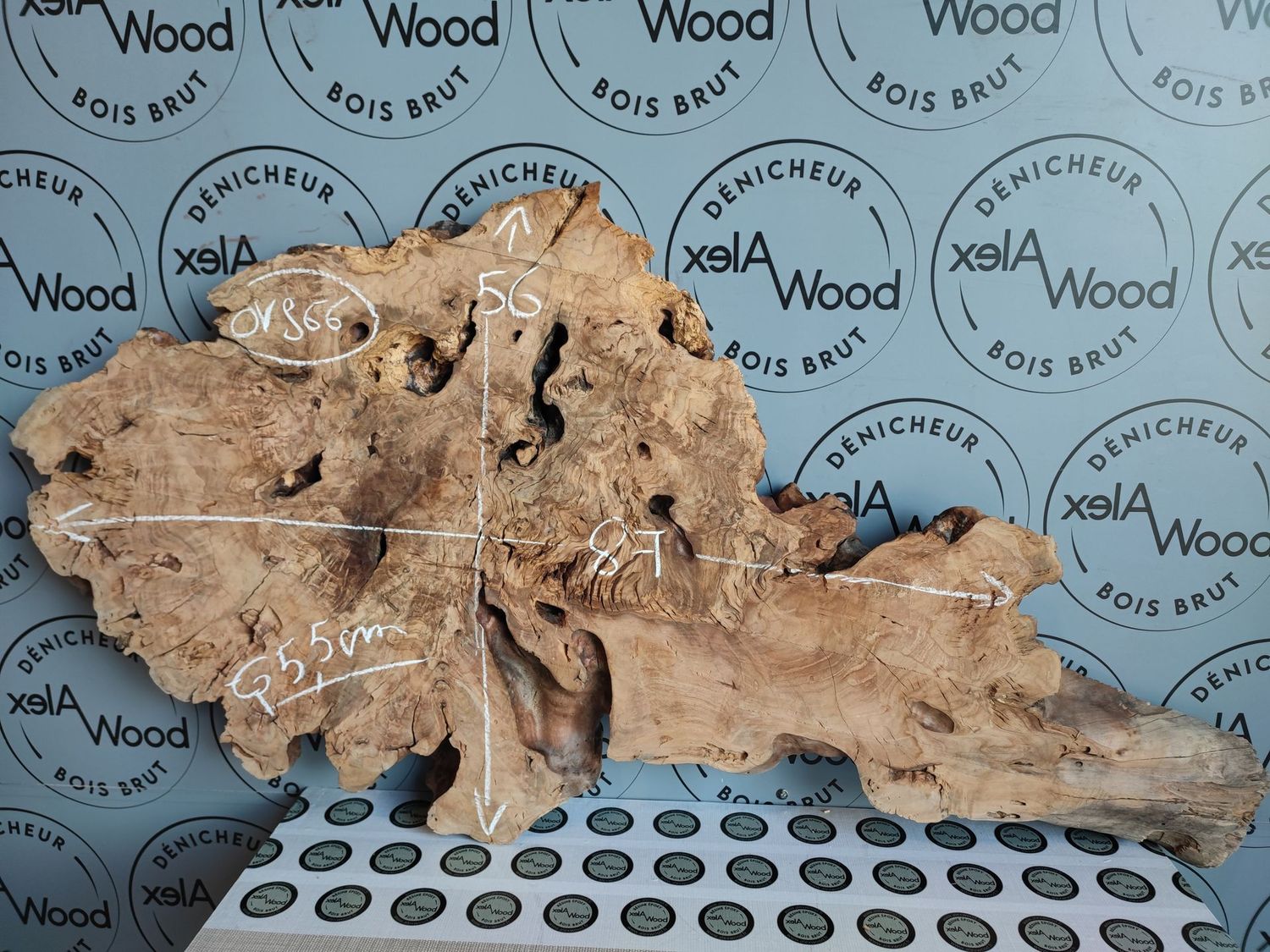 Plateau en bois d'olivier pour un projet unique - OV866