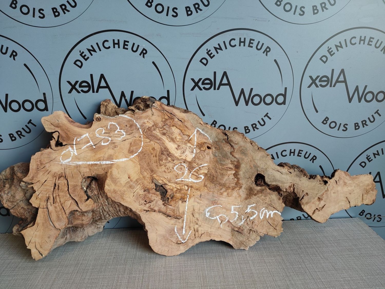Petit plateau d'olivier live edge - OV783
