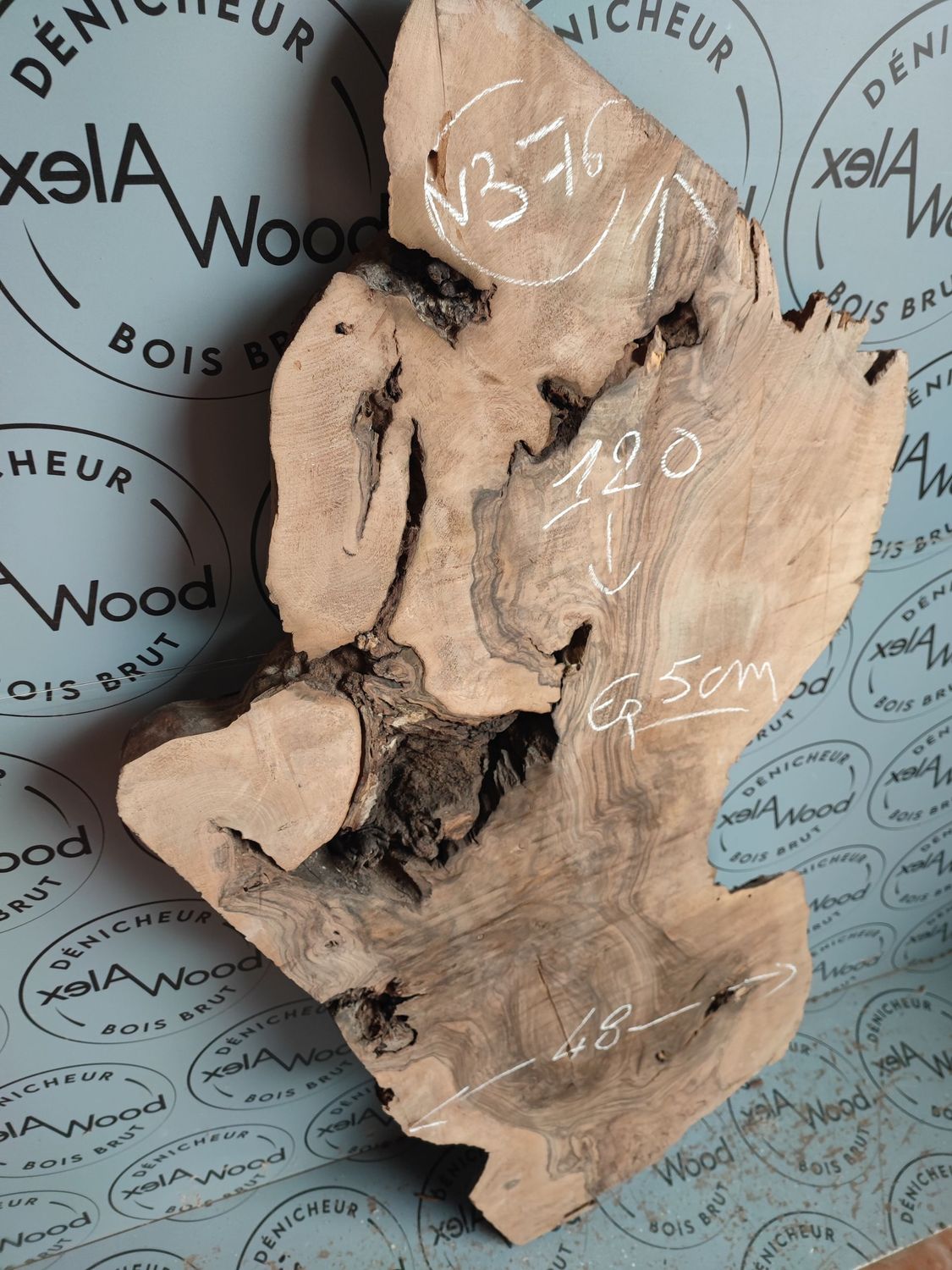 Plateau de noyer pour table basse époxy - N376BOIS