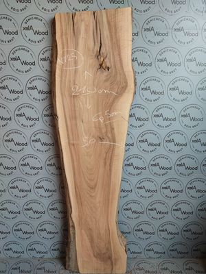 Plateau en noyer massif – Bois raboté et bords bruts