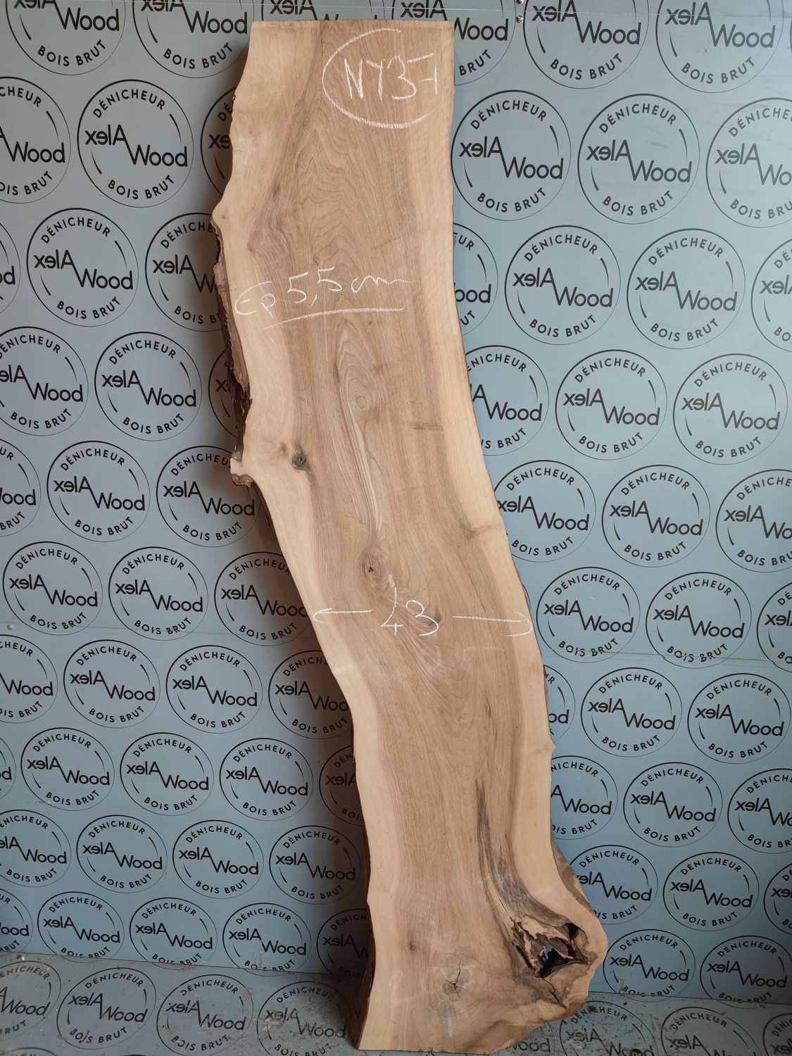 Plateau en noyer massif – Bois noble et design épuré