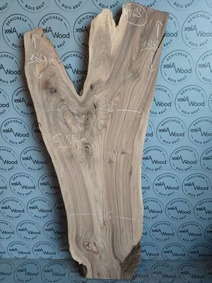 Plateau en noyer massif raboté — élégance et praticité pour vos créations Plateau en noyer massif raboté — élégance et praticité pour vos créations