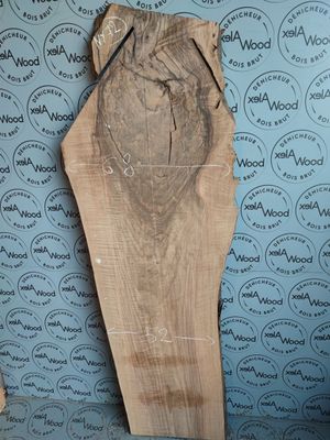 Plateau en noyer massif raboté — caractère et élégance pour vos créations Plateau en noyer massif raboté — caractère et élégance pour vos créations