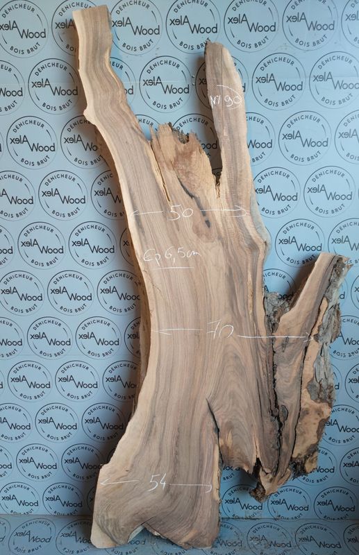 ​Plateau en noyer massif raboté — prêt pour vos créations artisanales