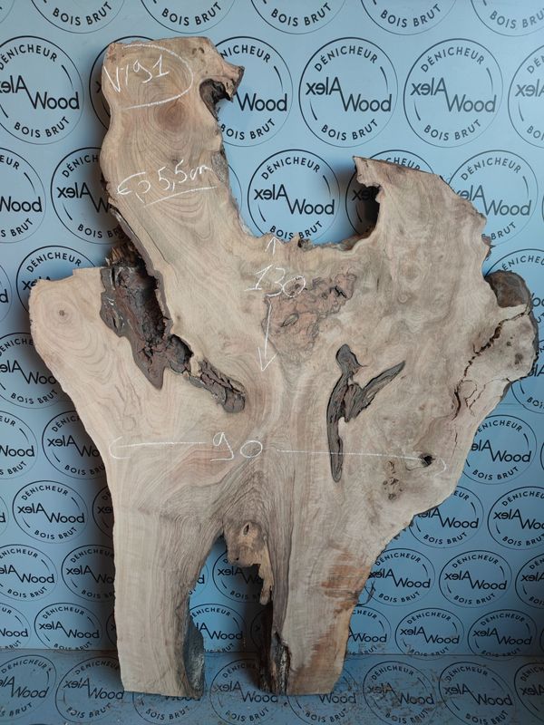 ​Plateau en noyer massif raboté — base idéale pour vos projets créatifs