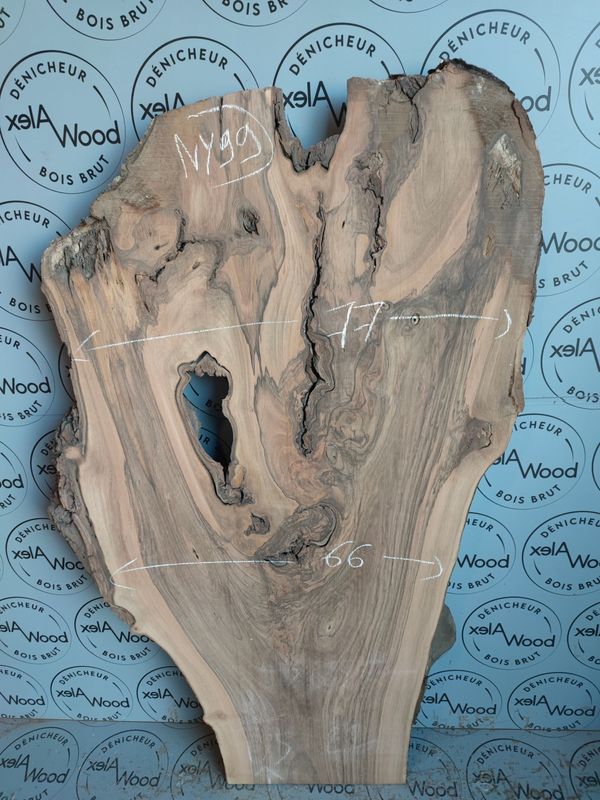​Plateau en noyer massif raboté — prêt pour vos créations DIY