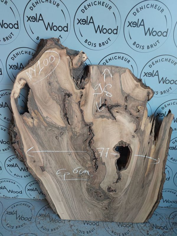 ​Plateau en noyer massif raboté — prêt à réaliser vos projets artisanaux