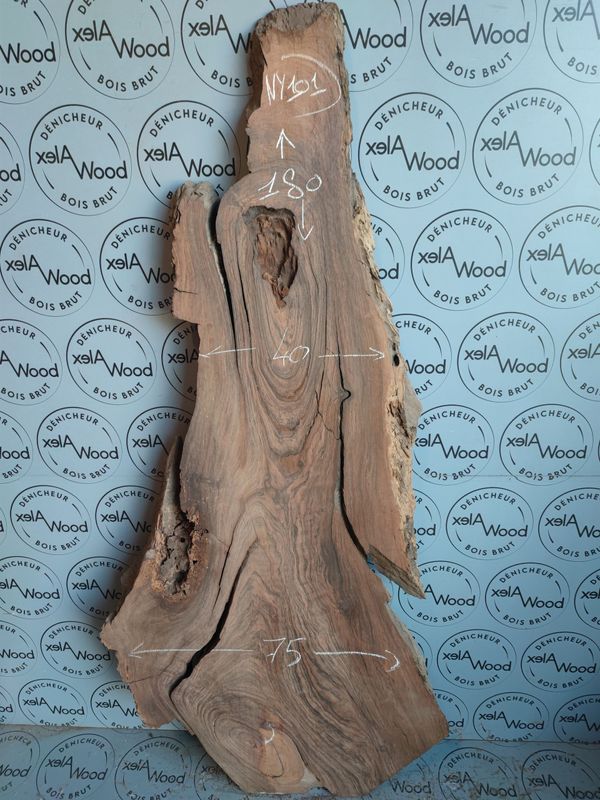 ​Plateau en noyer noir massif raboté — idéal pour vos créations sur mesure