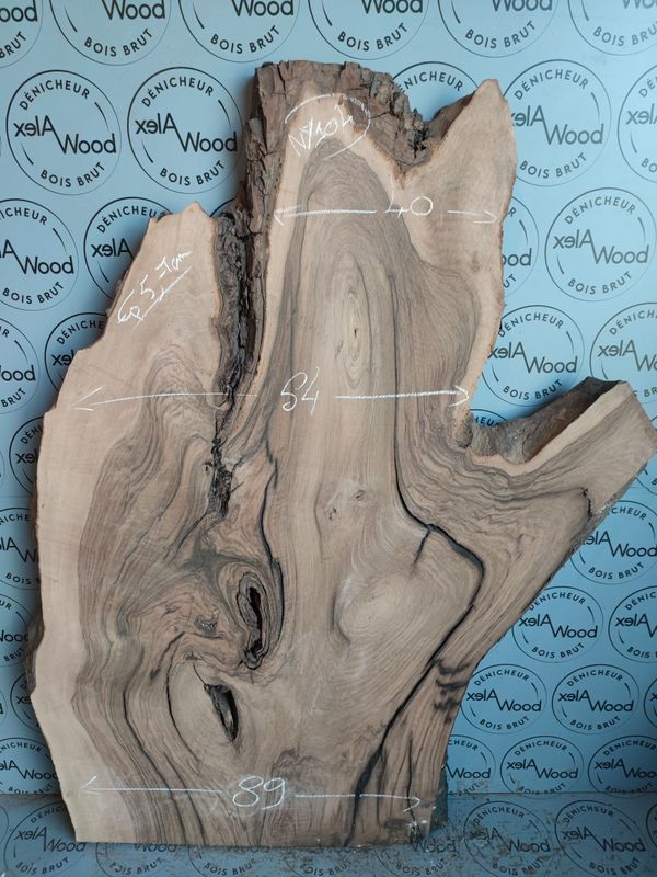 ​Plateau en noyer massif raboté — idéal pour vos projets artisanaux