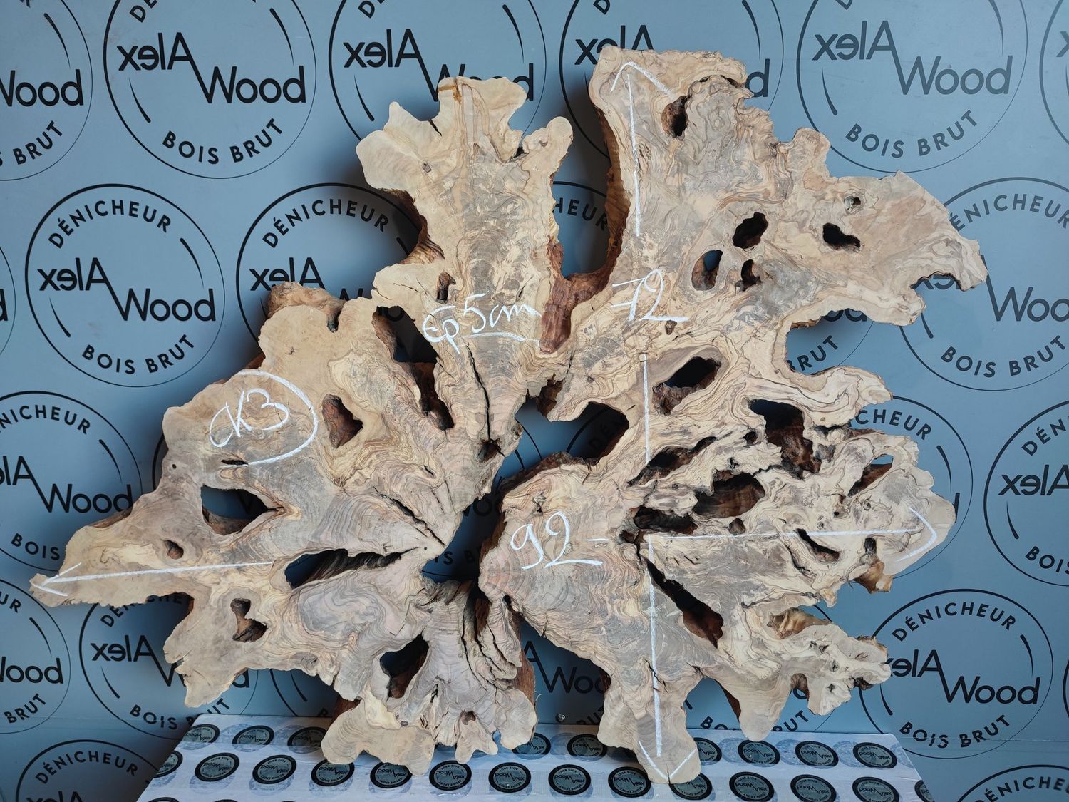 Plateau bois d'olivier - Rondelle unique Plateau bois d'olivier - Rondelle unique