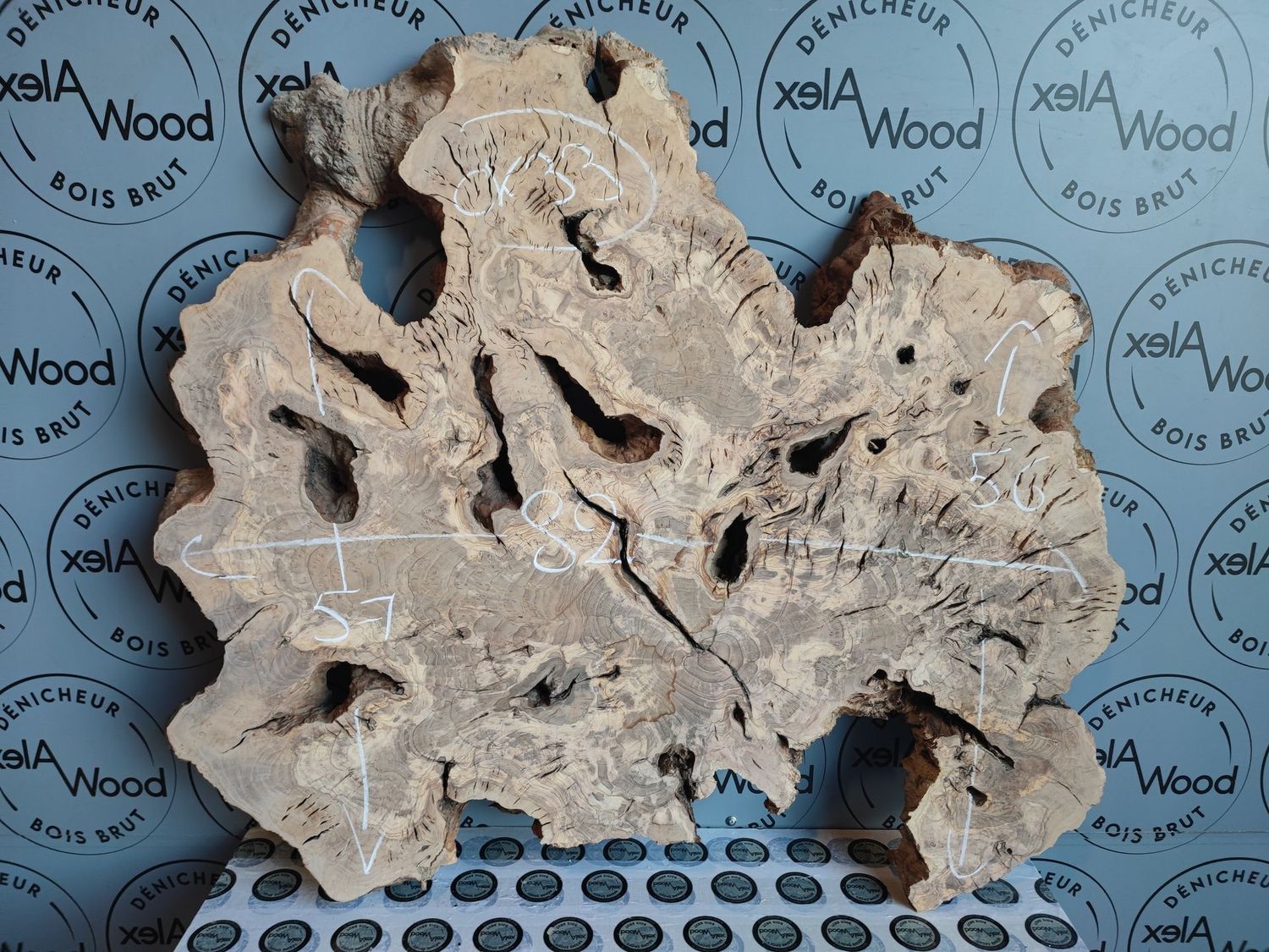 Plateau cookie bois d'olivier idéal résine époxy Bois d'olivier AlexWood Toulouse - Création résine époxy - Table rivière