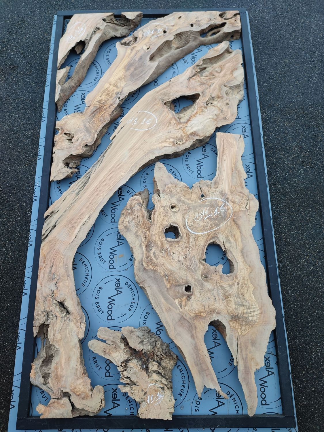 ​Lot de 5 plateaux en bois d’olivier pour table canyon