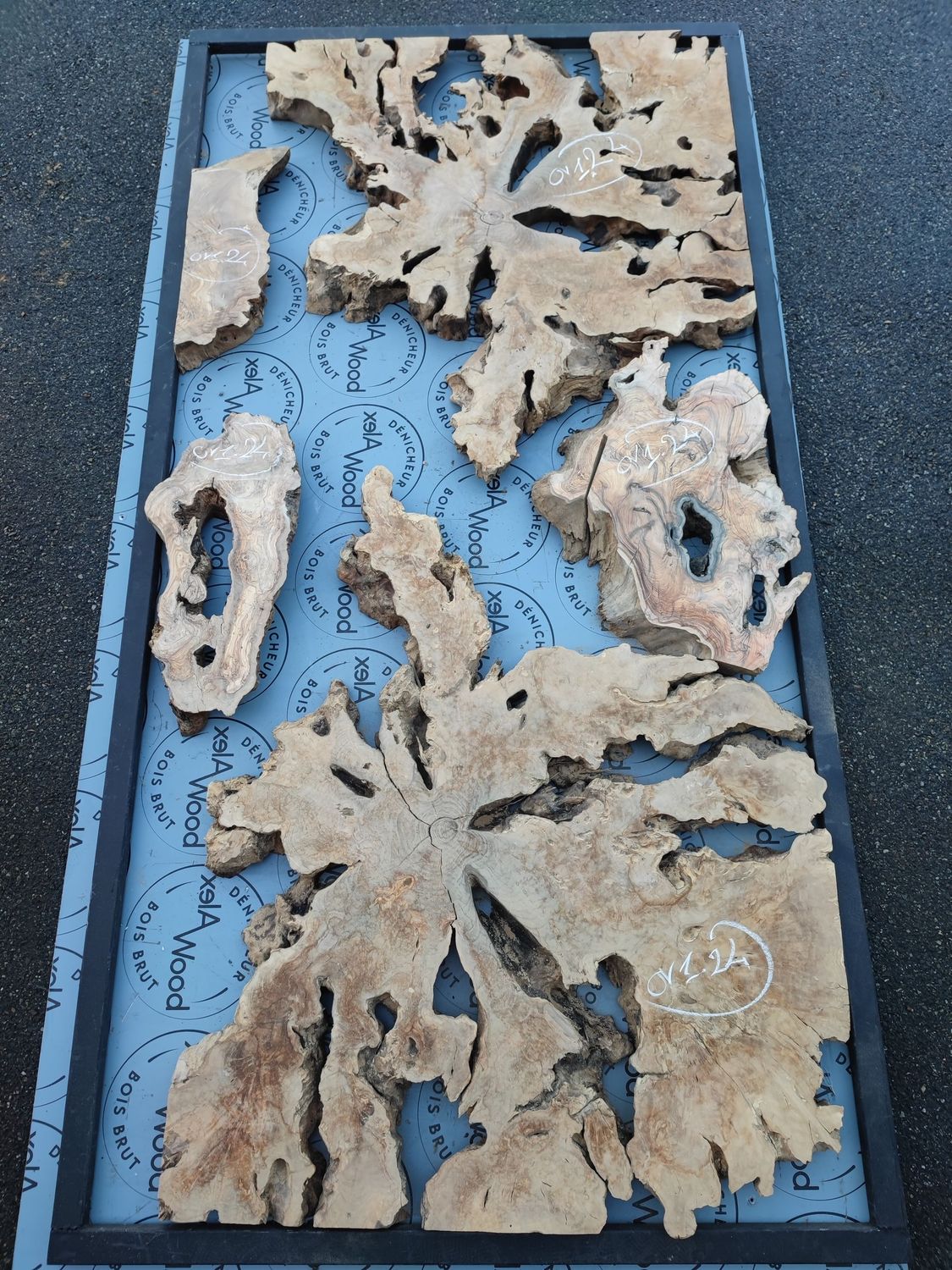 ​Lot de 5 plateaux en bois d’olivier pour table canyon