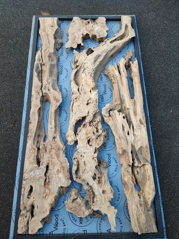 ​Lot de 4 plateaux en bois d’olivier pour table résine