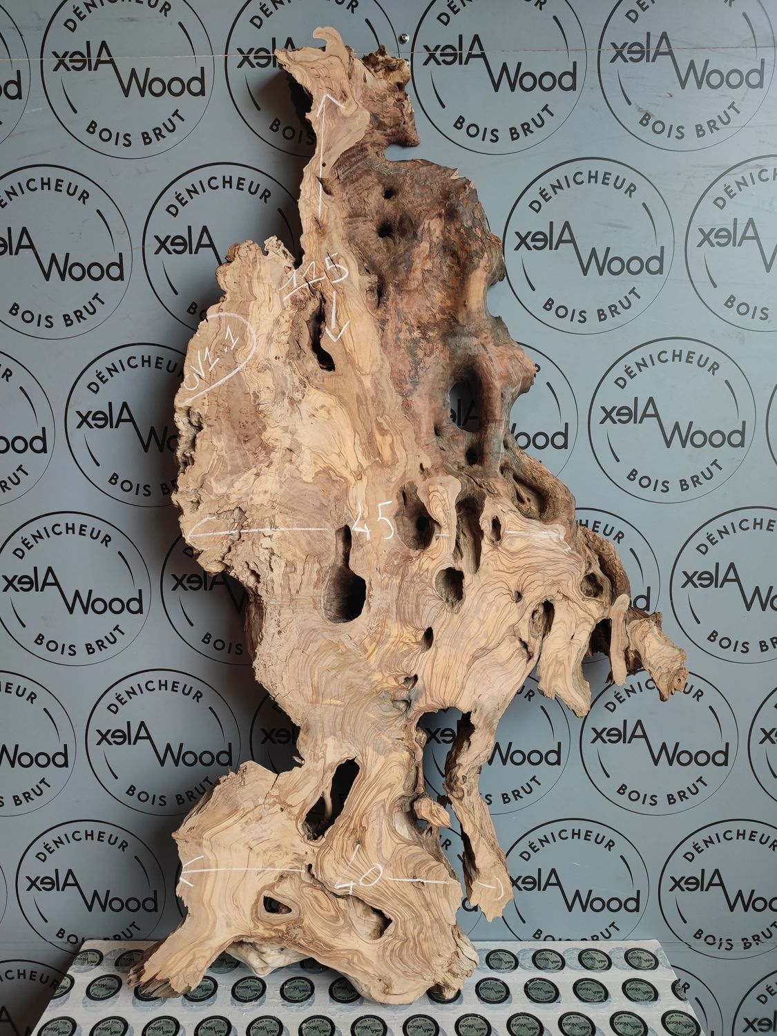 Plateau en bois d’olivier pour table rivière sur mesure Plateau en bois d’olivier pour table rivière sur mesure