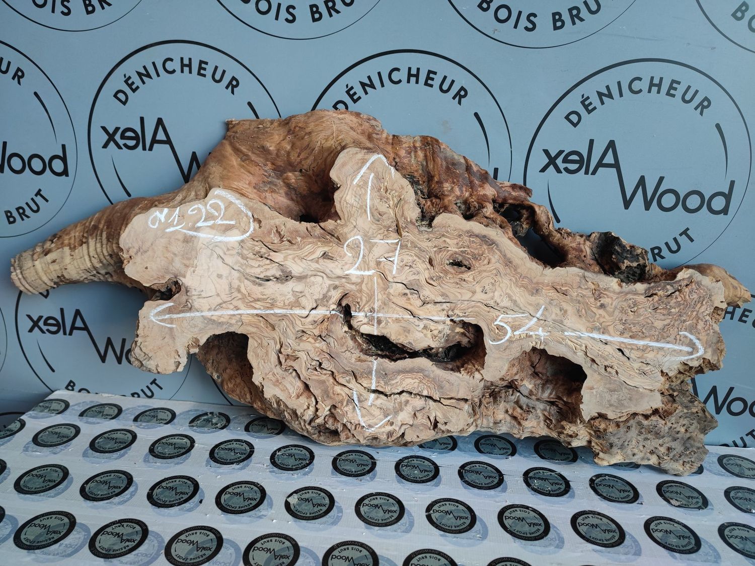 Plateau d’olivier naturel pour mobilier artisanal Plateau d’olivier naturel pour mobilier artisanal