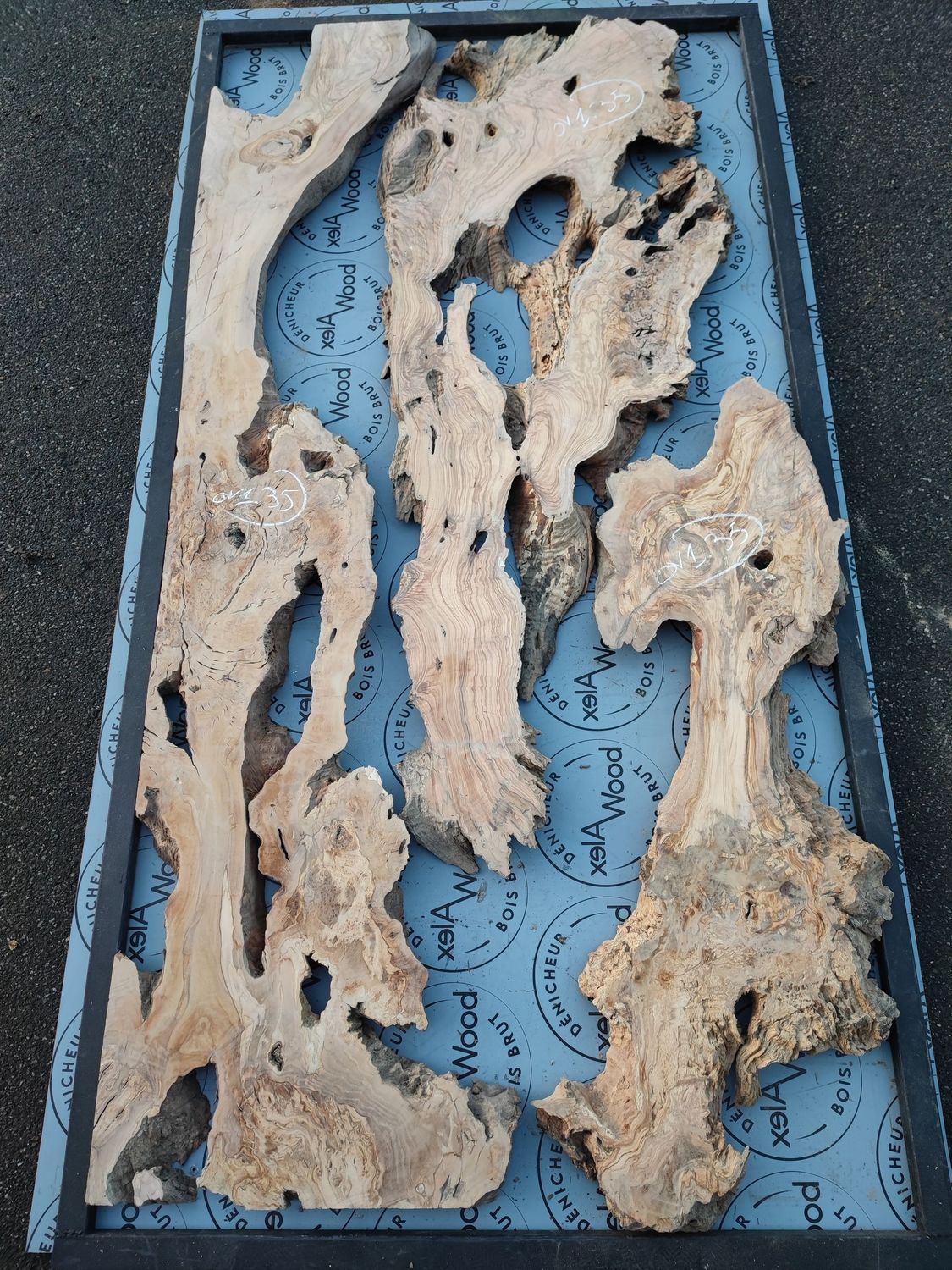 Kit table rivière bois d’olivier avec résine époxy